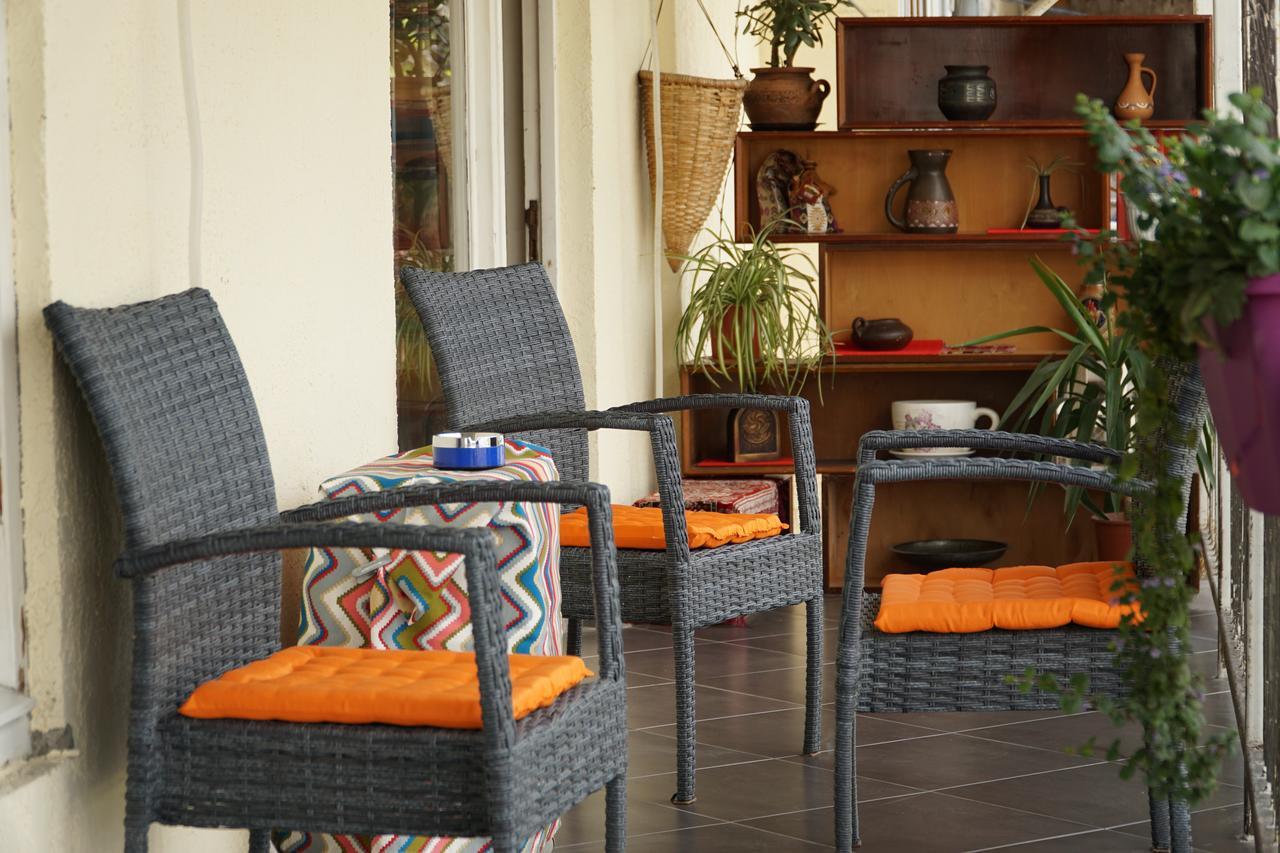 4Bd Appartaments With Cozy Garden Tiflis Habitación foto